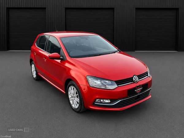 Volkswagen Polo , Petrol, 2015, Red