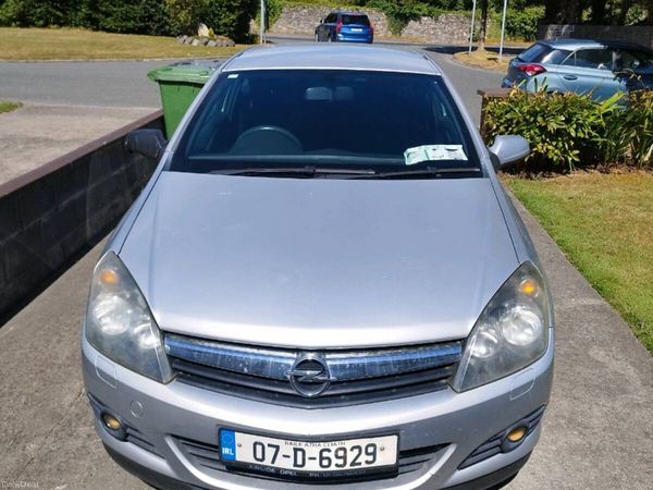 Opel Astra Hatchback, Petrol, 2007, Silver