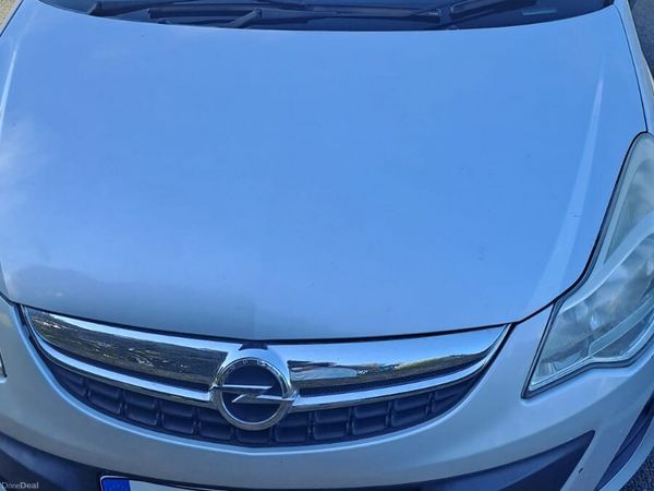 Opel Corsa Hatchback, Petrol, 2012, Silver