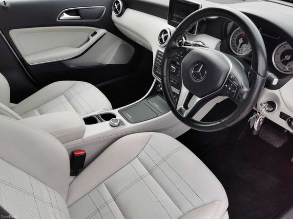 Mercedes-Benz A-Class Hatchback, Diesel, 2014, Silver
