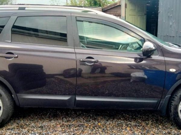 Volkswagen Passat Saloon, Diesel, 2009, Silver