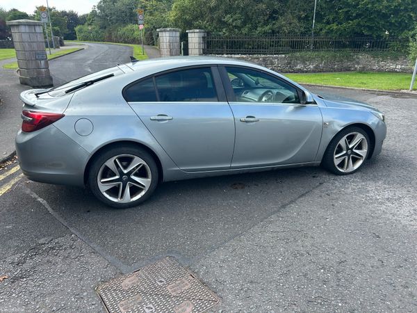Vauxhall Insignia Hatchback, Diesel, 2013, Silver