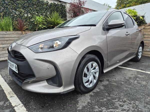 Toyota Yaris Hatchback, Petrol Hybrid, 2022, Brown