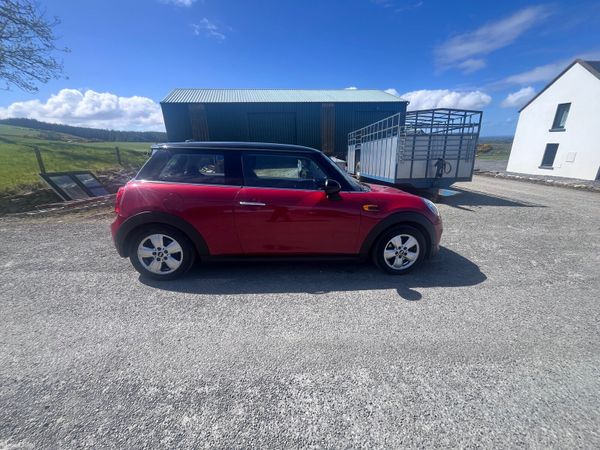 Mini Cooper Hatchback, Diesel, 2015, Red