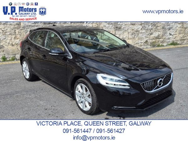 Volvo V40 Hatchback, Petrol, 2020, Black