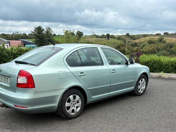 Skoda Octavia Hatchback, Diesel, 2010, Green