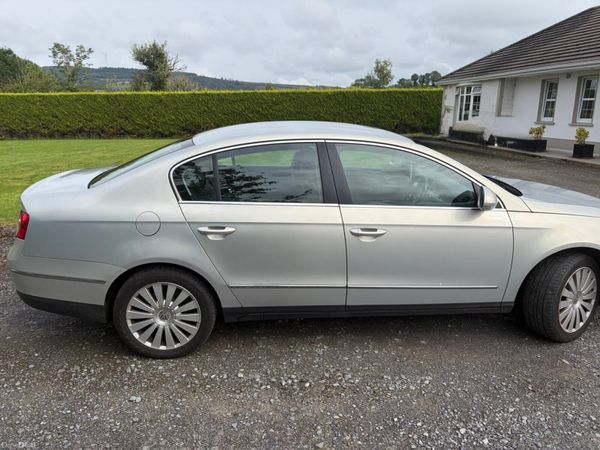 Volkswagen Passat Saloon, Diesel, 2010, Silver