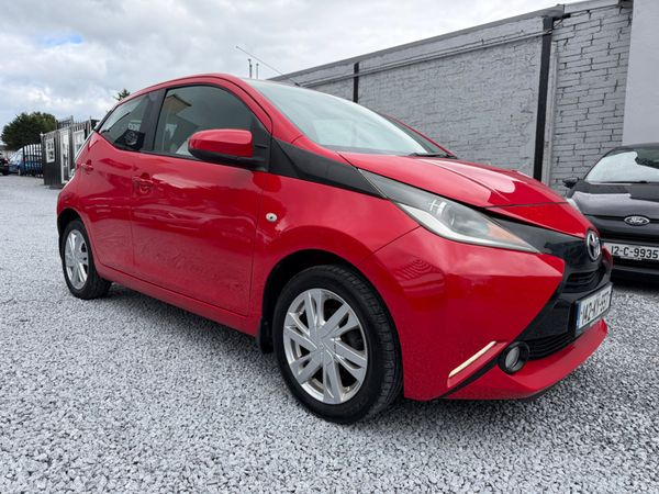Toyota Aygo Hatchback, Petrol, 2014, Red