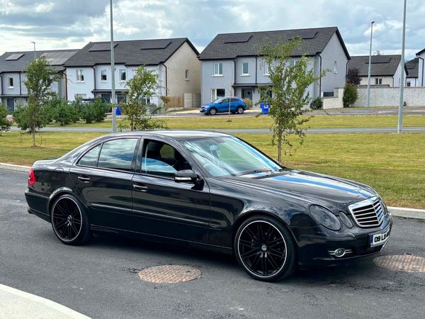 Mercedes-Benz E-Class Saloon, Diesel, 2009, Black