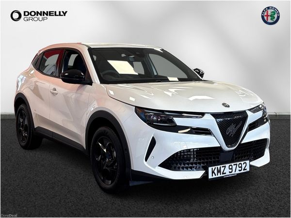 Alfa Romeo Junior Hatchback, Petrol, 2026, 
