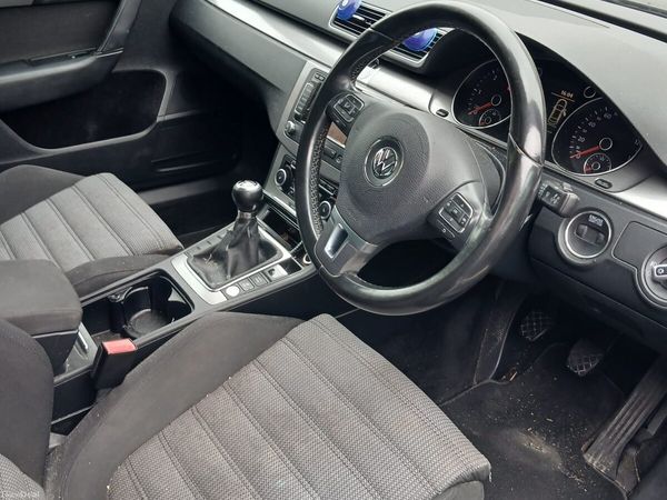 Volkswagen Passat Saloon, Diesel, 2011, Grey