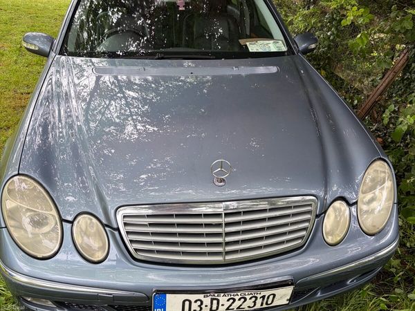 Mercedes-Benz E-Class Saloon, Petrol, 2003, Blue