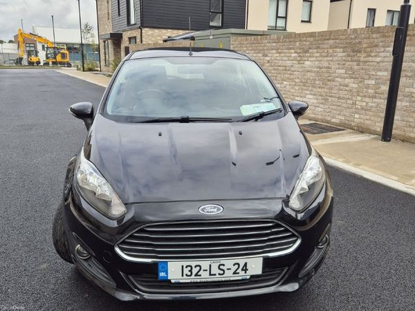 Ford Fiesta Hatchback, Petrol, 2013, Black