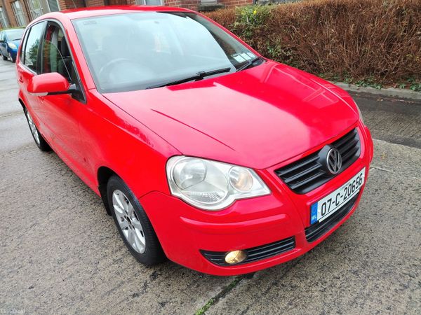 Volkswagen Polo Hatchback, Petrol, 2007, Red