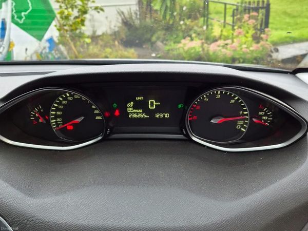 Peugeot 308 Hatchback, Diesel, 2015, Grey