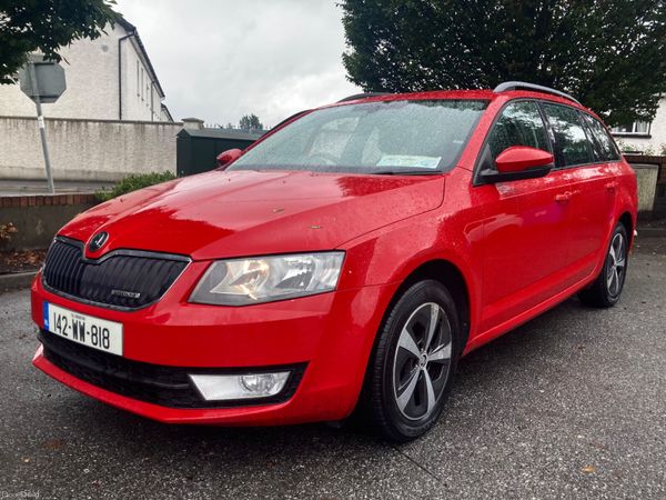 Skoda Octavia Estate, Diesel, 2014, Red