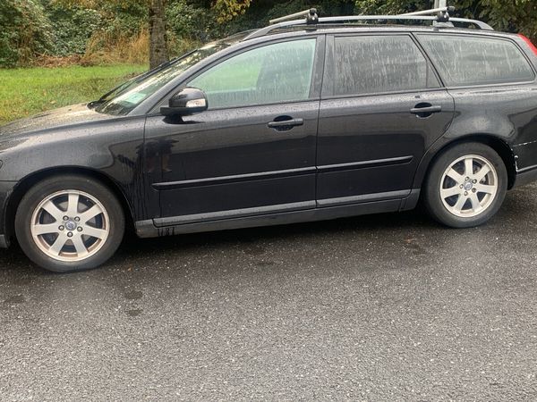 Volvo V50 Estate, Diesel, 2010, Black