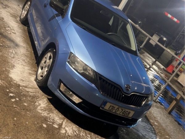Skoda Rapid Saloon, Petrol, 2013, Blue