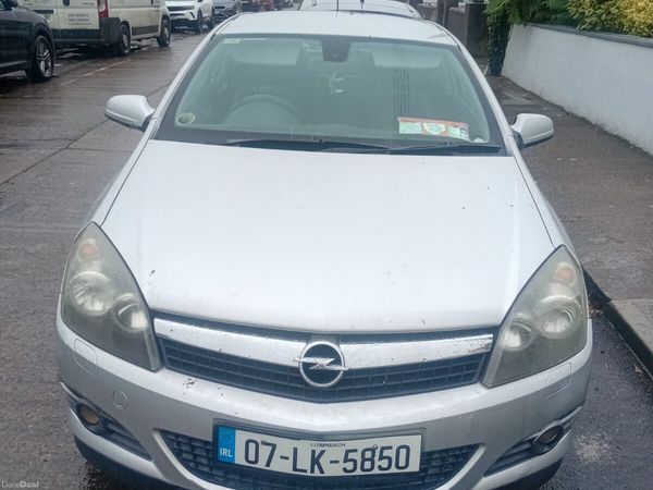 Opel Astra Hatchback, Petrol, 2007, Silver