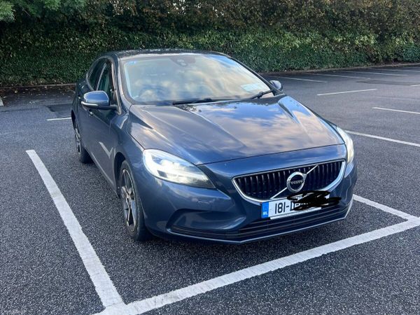 Volvo V40 Hatchback, Diesel, 2018, Blue