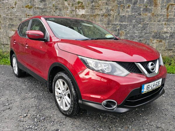 Nissan Qashqai Hatchback, Diesel, 2016, Red