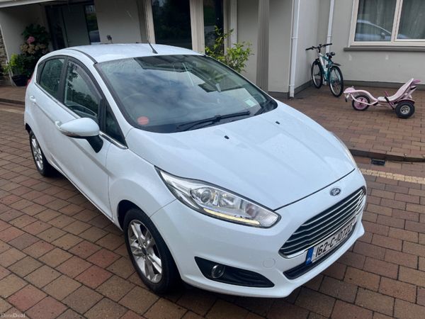 Ford Fiesta Hatchback, Petrol, 2016, White