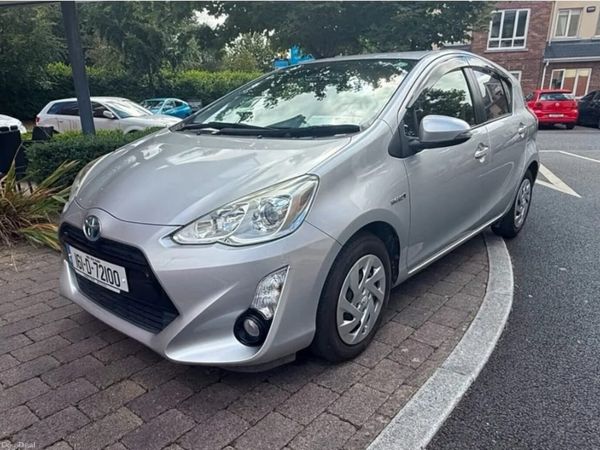Toyota Aqua Hatchback, Petrol Hybrid, 2016, Silver