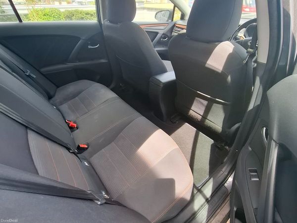 Toyota Avensis Saloon, Diesel, 2017, Grey