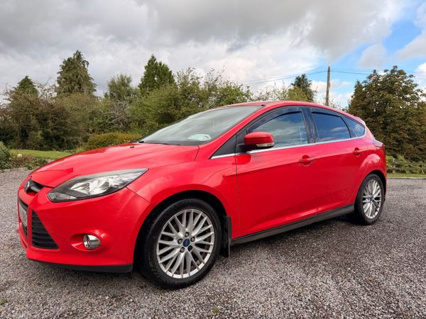 Ford Focus Hatchback, Diesel, 2012, Red