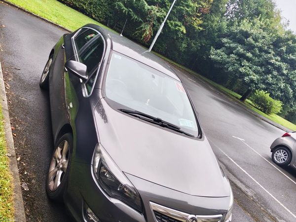 Vauxhall Astra Hatchback, Petrol, 2010, Grey