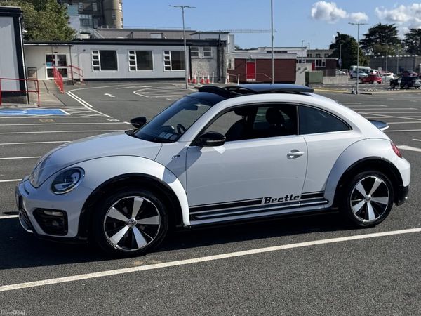 Volkswagen Beetle Hatchback, Petrol, 2017, White
