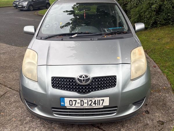 Toyota Yaris Hatchback, Petrol, 2007, Silver