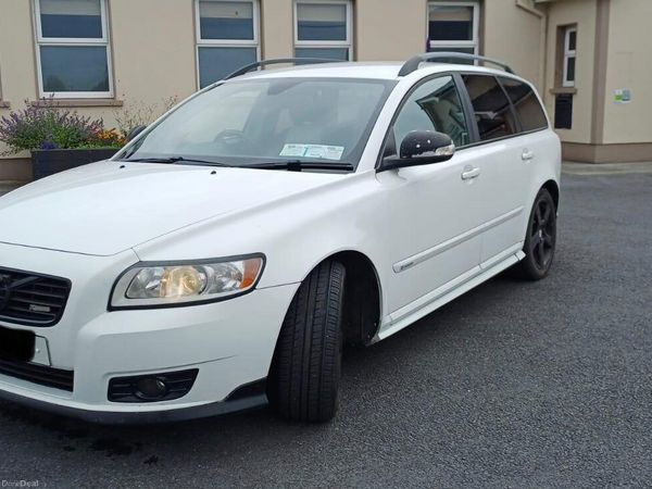 Volvo V50 Estate, Diesel, 2011, White
