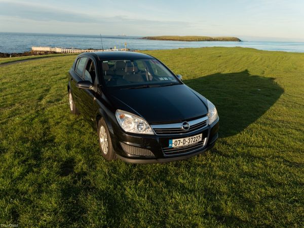 Opel Astra Hatchback, Petrol, 2007, Black