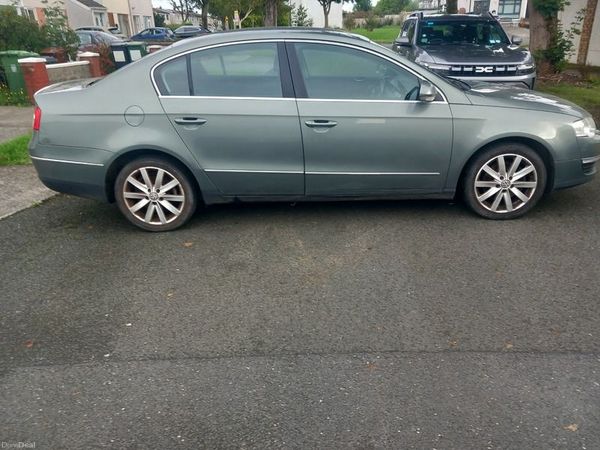 Volkswagen Passat Saloon, Petrol, 2007, Green