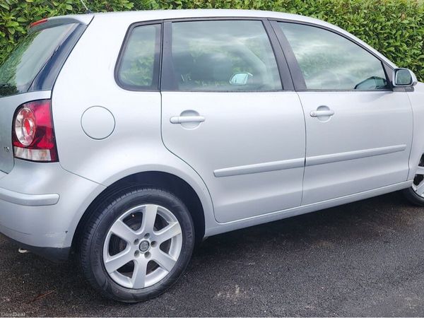 Volkswagen Polo Hatchback, Petrol, 2009, Silver