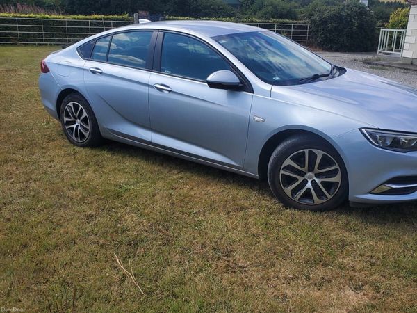 Opel Insignia Hatchback, Diesel, 2018, Grey