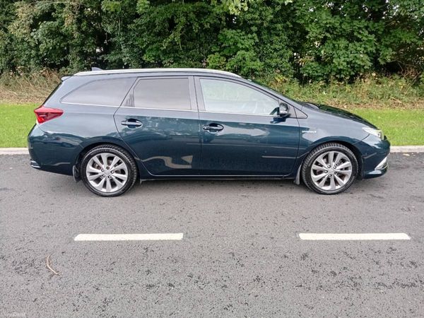 Toyota Auris Estate, Petrol Hybrid, 2016, Grey