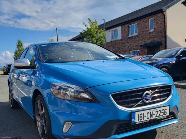 Volvo V40 Hatchback, Diesel, 2016, Blue