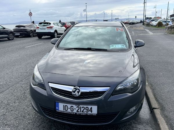 Vauxhall Astra Hatchback, Petrol, 2010, Grey