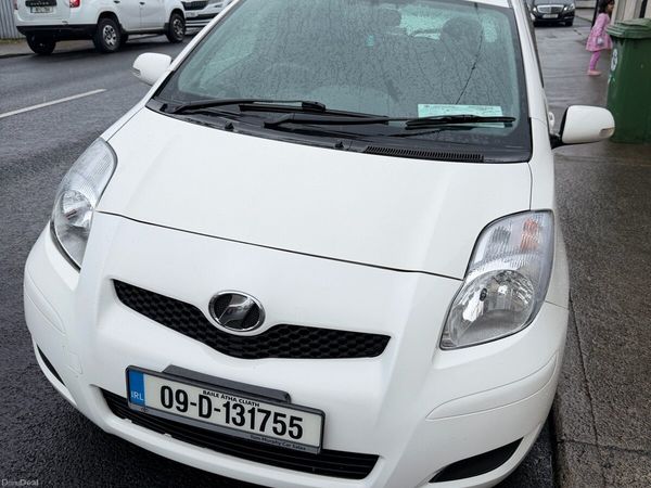 Toyota Vitz Hatchback, Petrol, 2009, White
