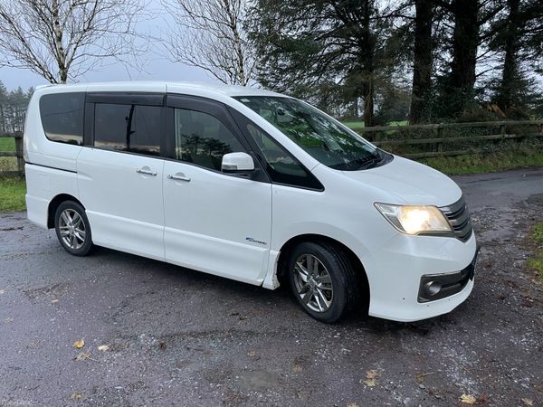Nissan Serena MPV, Petrol Hybrid, 2013, White
