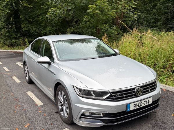 Volkswagen Passat Saloon, Diesel, 2019, Grey