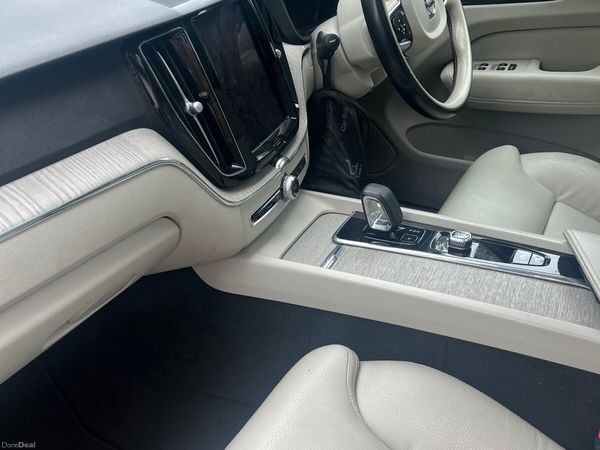 Volvo XC60 SUV, Petrol Plug-in Hybrid, 2023, Grey