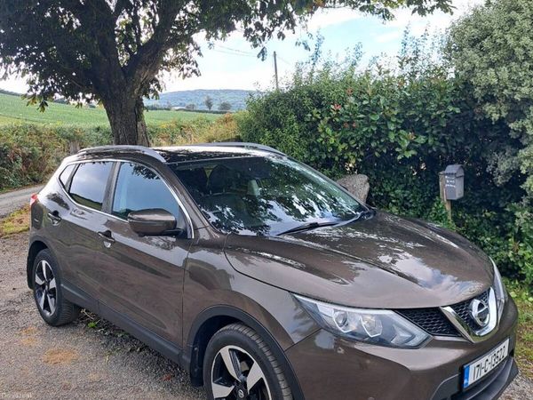 Nissan Qashqai SUV, Petrol, 2017, Brown