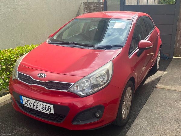 Kia Rio Hatchback, Diesel, 2013, Red