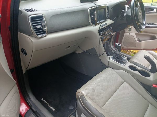 Kia Sportage SUV, Diesel, 2018, Red