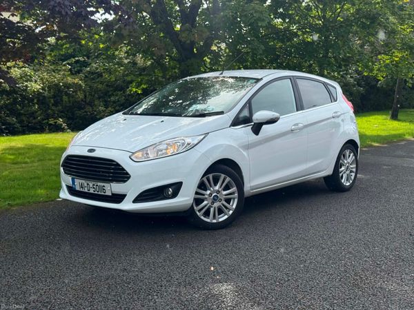 Ford Fiesta Hatchback, Petrol, 2014, White