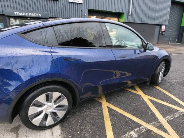 Tesla Model Y MPV, Electric, 2023, Blue
