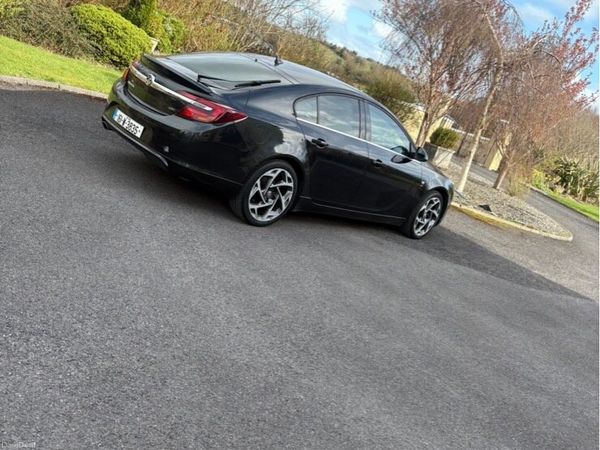 Vauxhall Insignia Hatchback, Diesel, 2016, Black